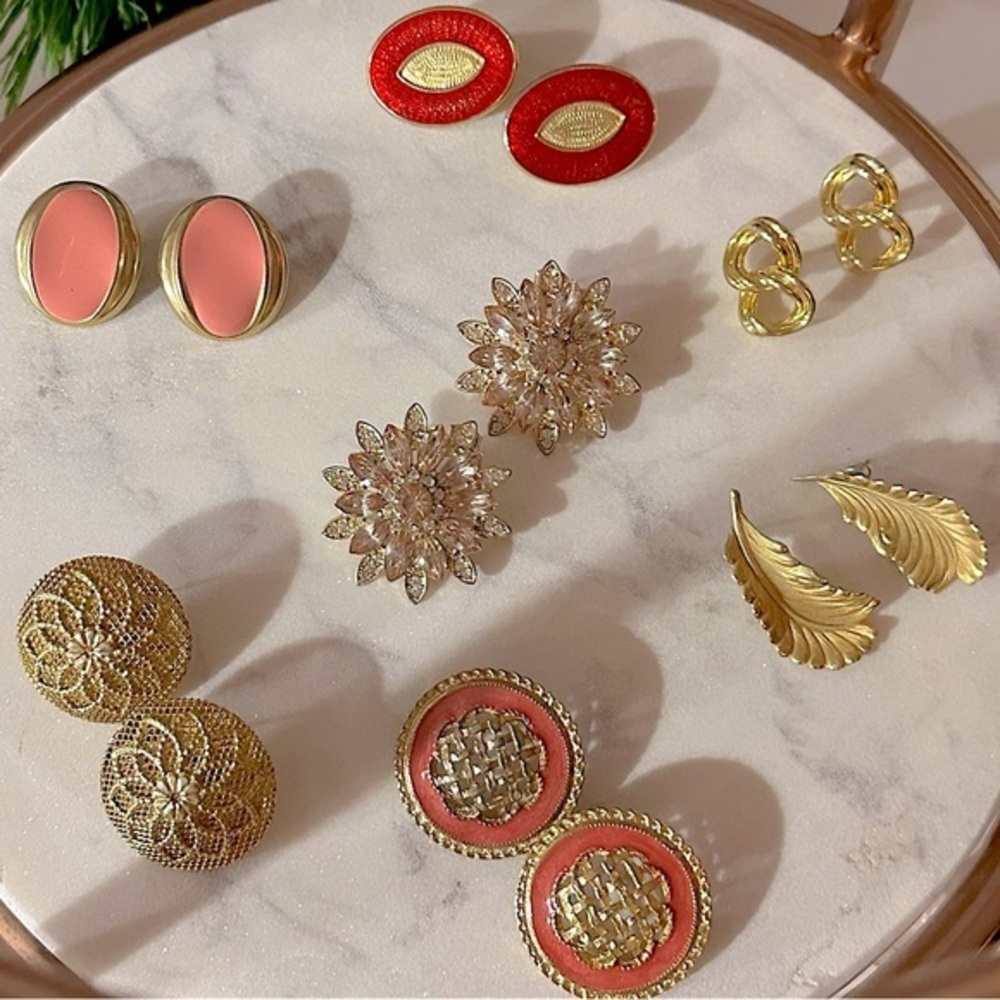 Estate Lot | 6 VTG Pairs Gold + Warm Tone Pierced Earrings Pairs | Some Signed